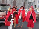 Des petits chaperons rouges de l'quipe organisatrice